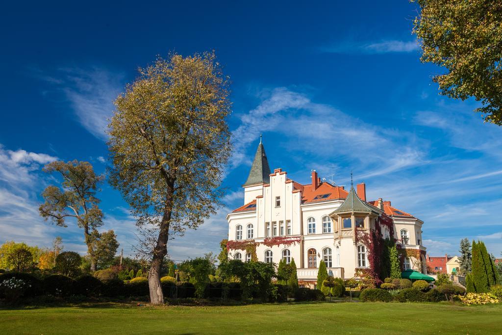 Palac Brzezno Spa & Golf Oborniki Śląskie Esterno foto