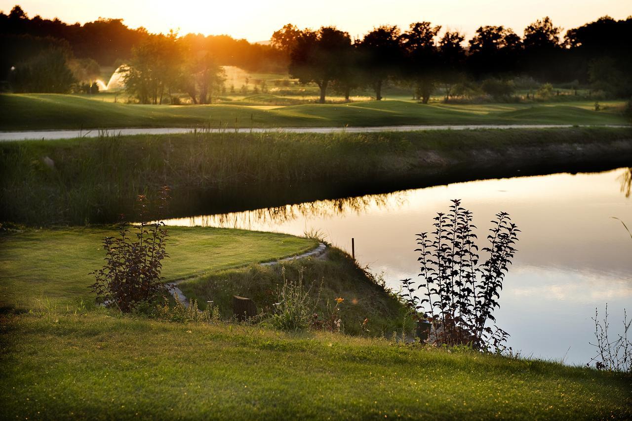Palac Brzezno Spa & Golf Oborniki Śląskie Esterno foto